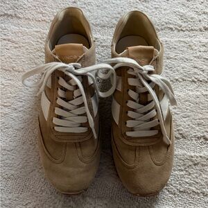 Vince Men's Beige and White Sneakers